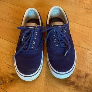 Men’s Size 11 Navy Sperry Brand Deck shoes/sneakers